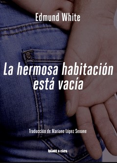 La hermosa habitación está vacía